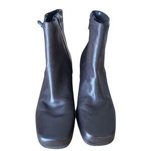 Madeline Stuart women’s ankle bootie brown leather side zip size 9M